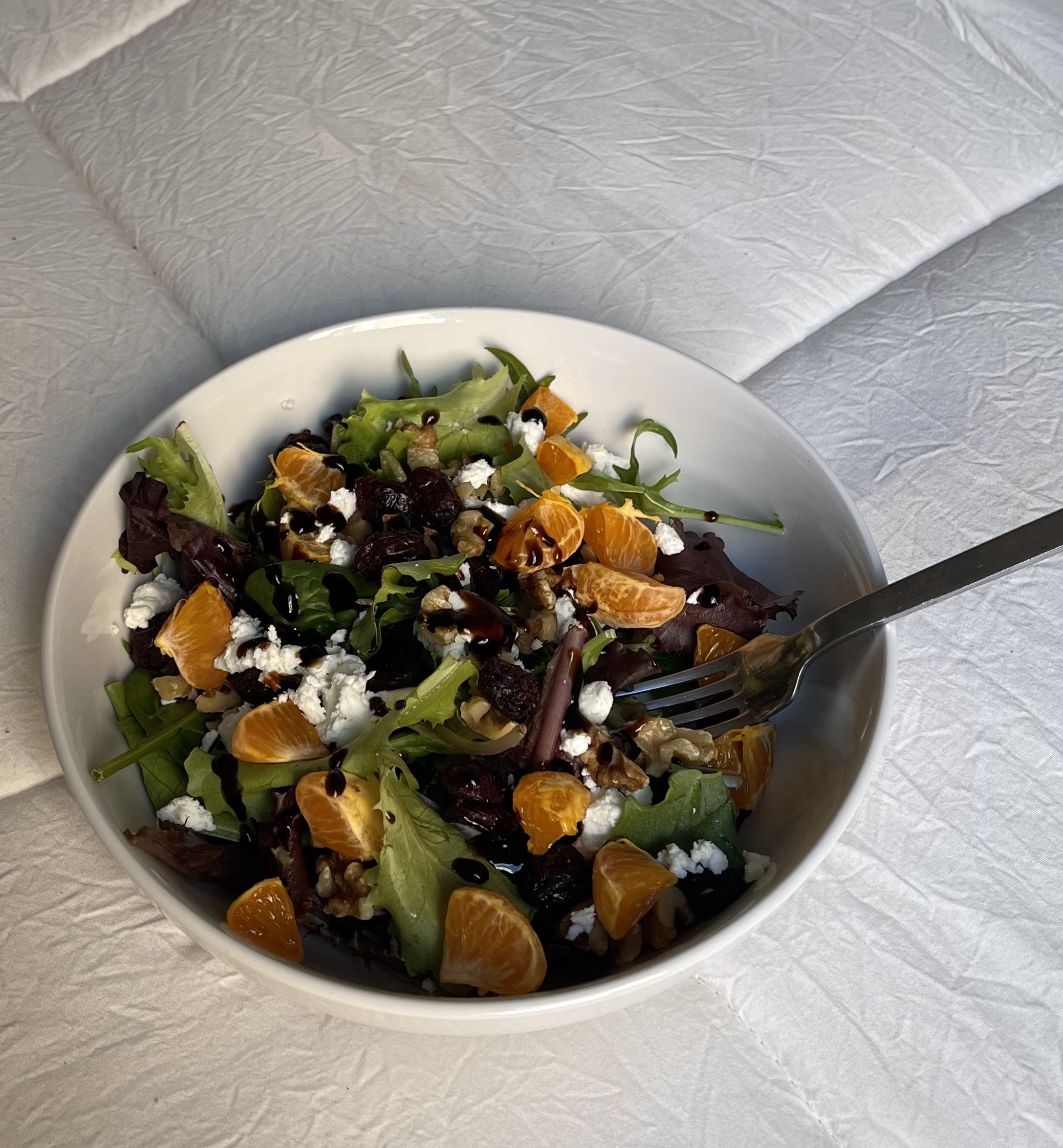 looking for a simple, healthy lunch idea? try out this perfect winter salad!