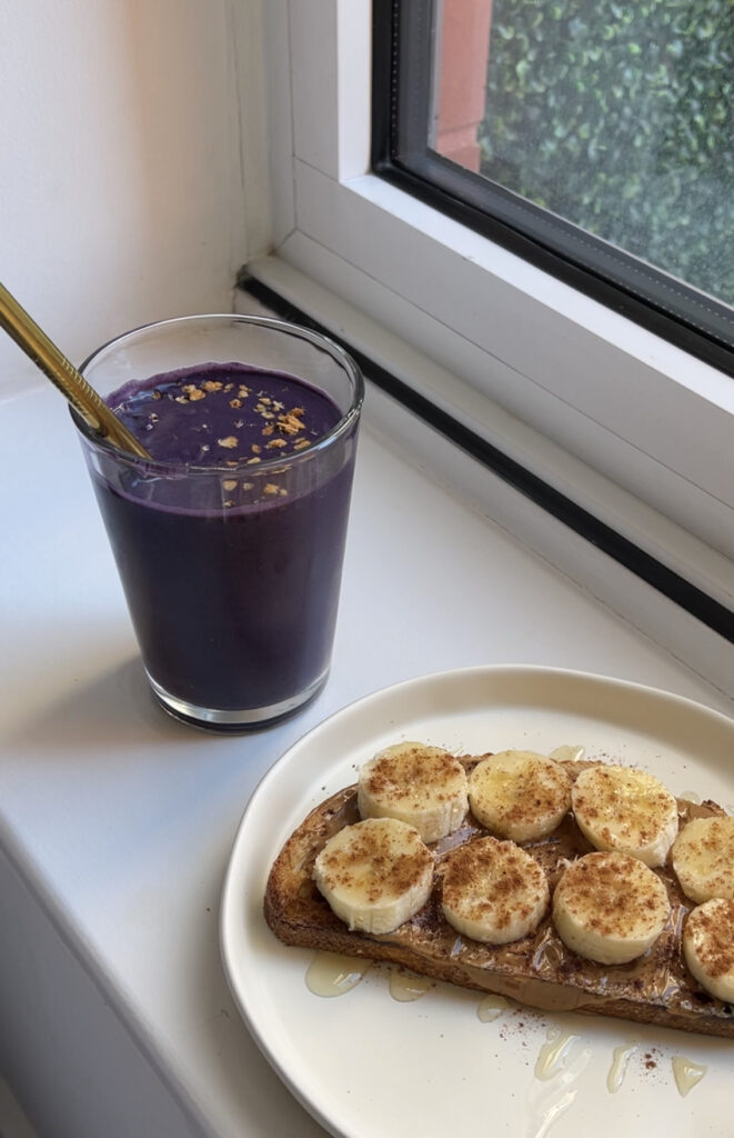 check out this simple blueberry vanilla smoothie recipe next time you need a snack
